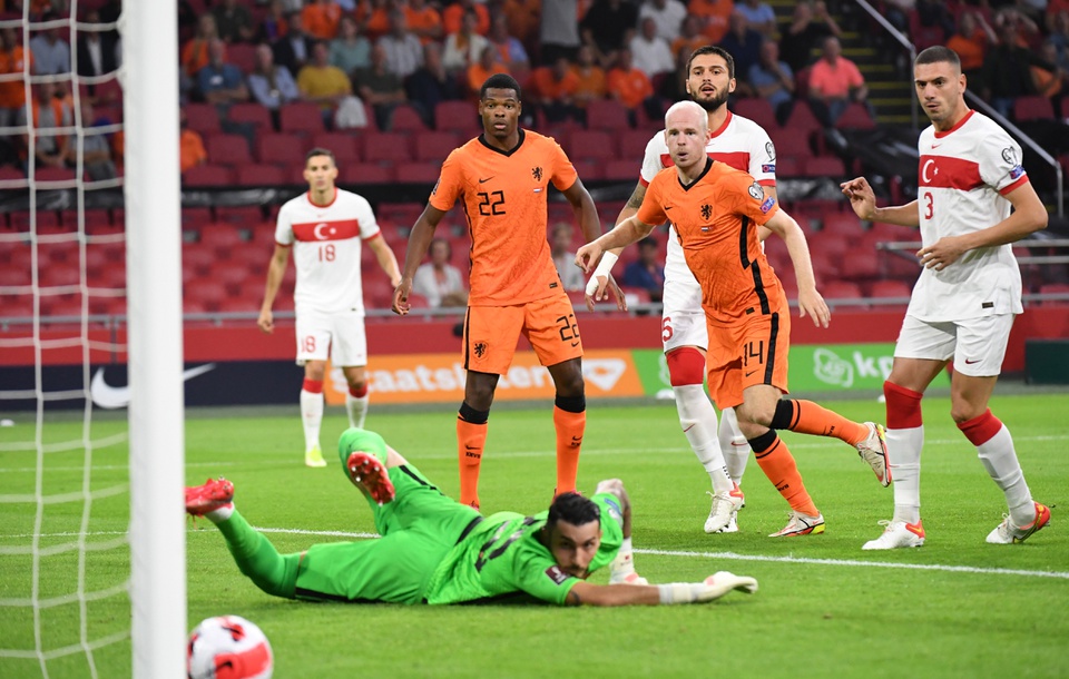 Hà Lan mang về tí số đầu tiên với cú lập công của Tiền vệ Davy Klaassen