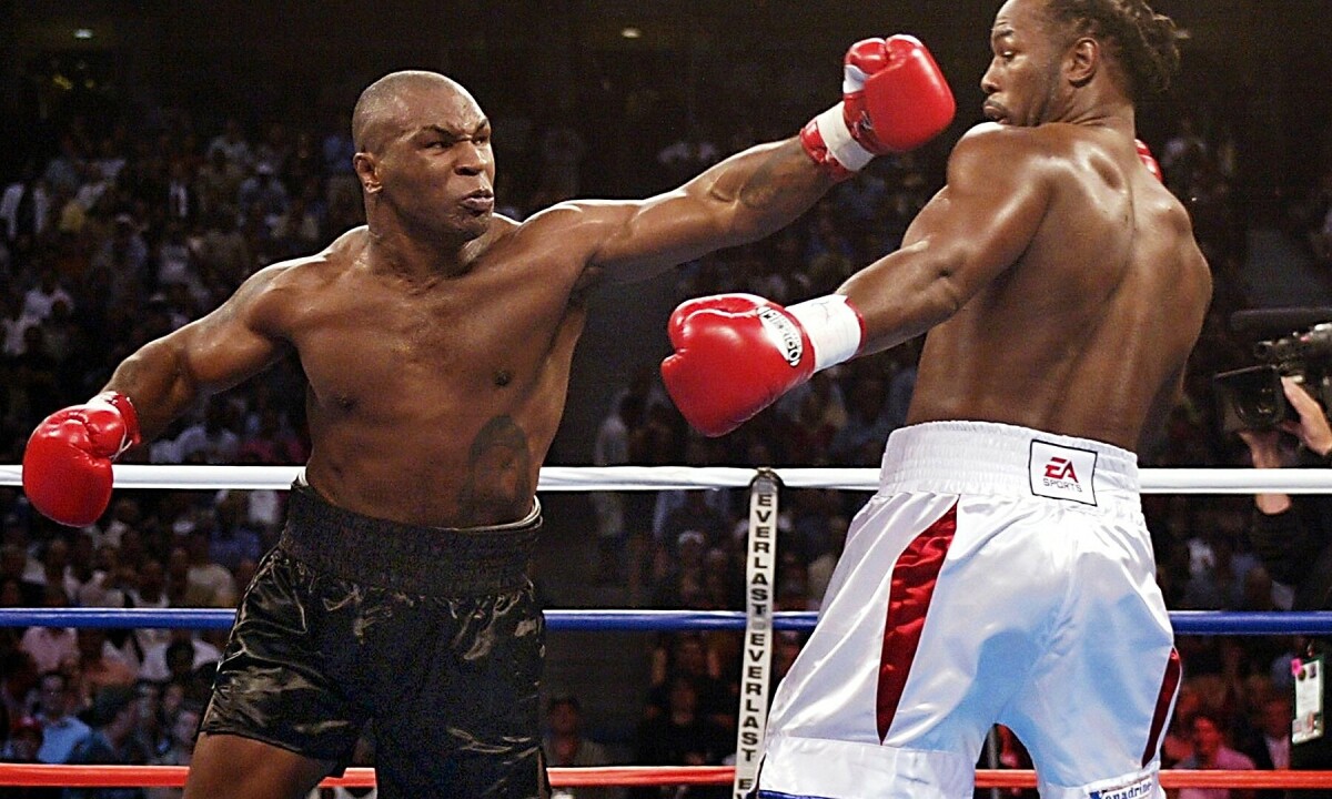Evander Holyfield bị hạ knock-out 
