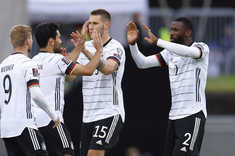 Tuyển Đức thắng 4-0 Iceland