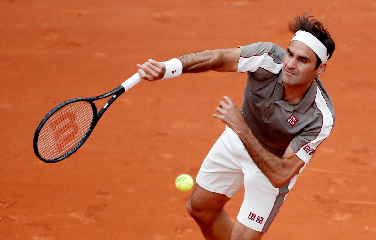 Roger Federer thi đấu tennis