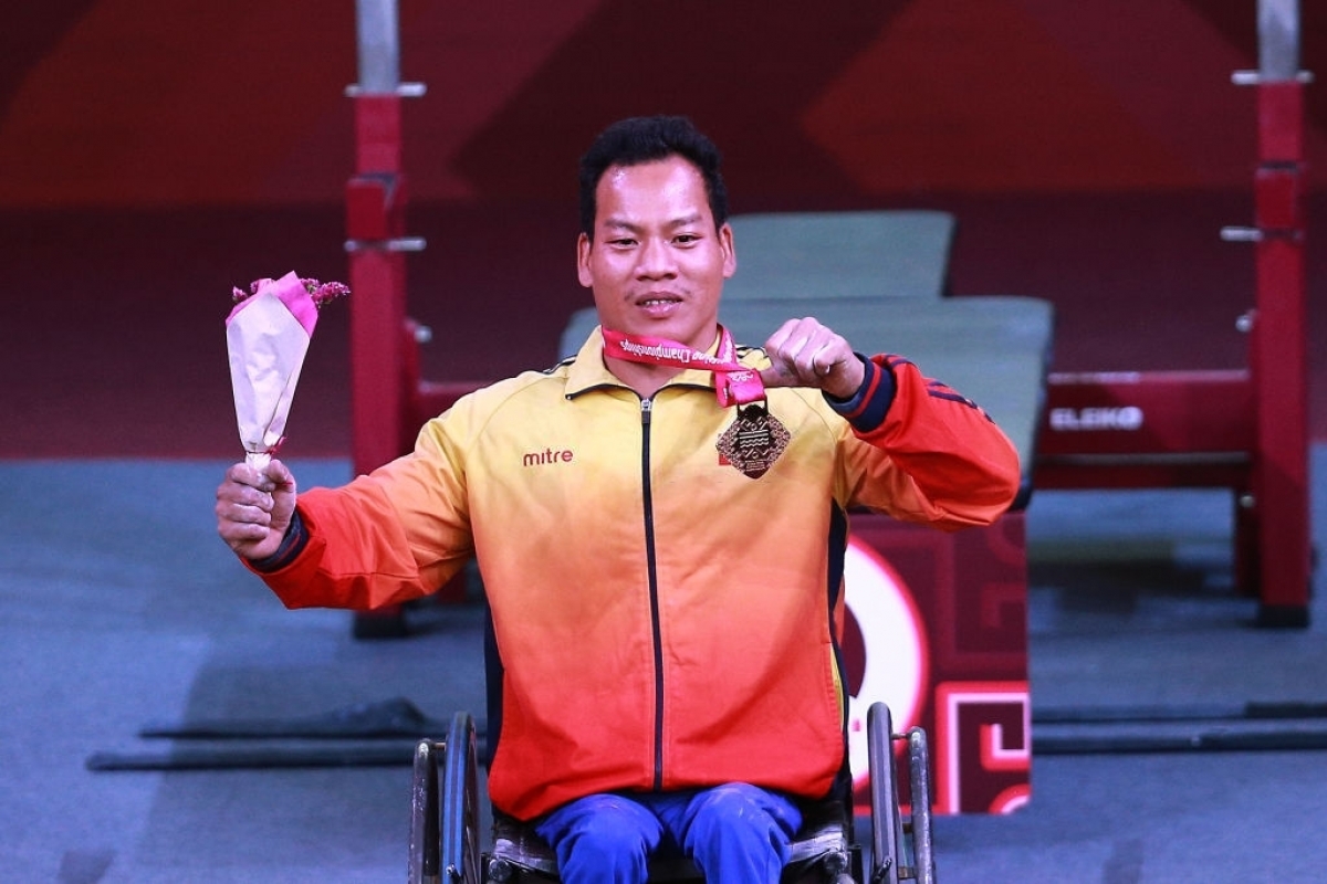 Đô cử Lê Văn Công giành HCB tại Paralympic Tokyo 2021